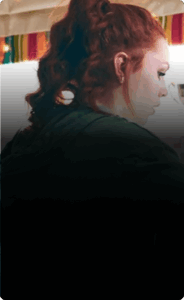 Chica con el pelo trenzado